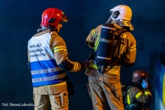 Fot. NewsLubuski.pl, 27.04.2023, pozar na terenie podziemnego parkignu sklepu Castorama w Zielonej Gorze. Plonal sklad materialow budowlanych. W akcji gasniczej ponad 20 zastepow strazy pozarnej!